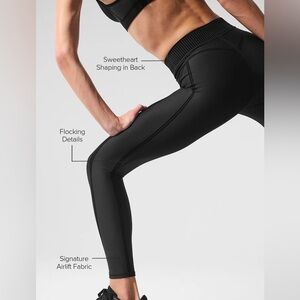 ALO Yoga Airlift High-Waist 7/8 Line Up Legging size XSmall - Black